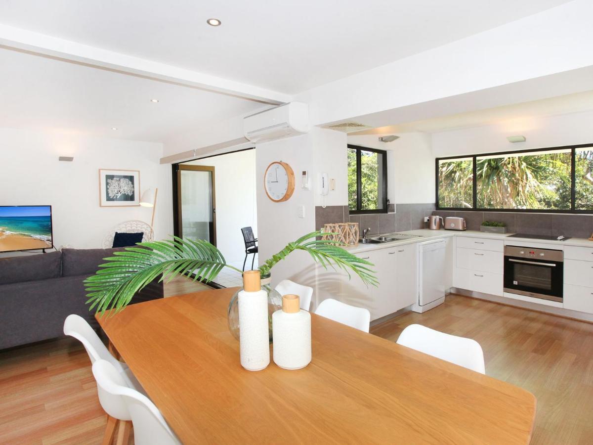 Windmill 4 Two Bedroom Beachside Apartment On Parkyn Parade Mooloolaba Exterior foto